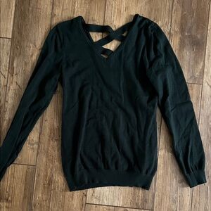 Elegant Dark Green V-Neck Sweater
